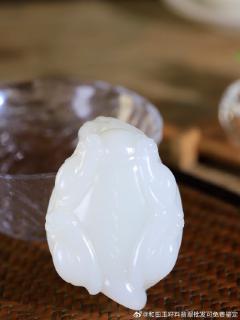 和田玉白玉龙龟挂件手把件,刻画古朴自然,雕工精细,造型饱满,龙四子外