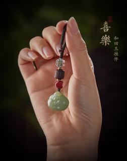 天然和田玉大肚弥勒佛佛像汽车钥匙扣挂件笑佛银福朱砂莲花挂饰品
