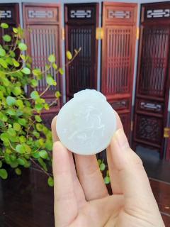 羊脂白玉是什么?和田玉中顶级质地的天然矿物特征揭秘 🐑✨